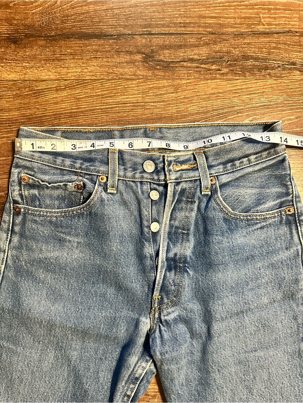 Vintage Levi's Women's High Rise Jeans - Classic Blue - Picture 14 of 15